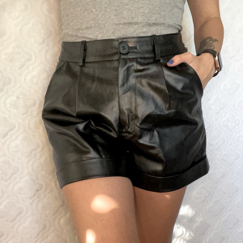 Leather cuffed shorts (faux)